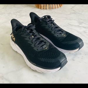 HOKA Clifton 7 Like New
